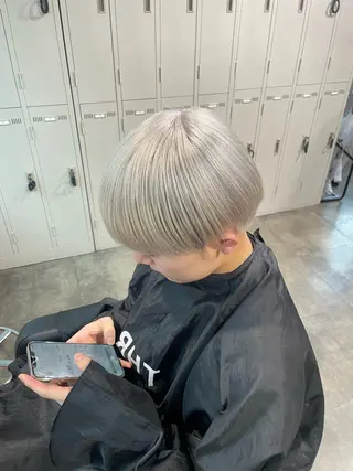 ショート カラー ハイトーン 横浜💞ミオのヘアスタイル