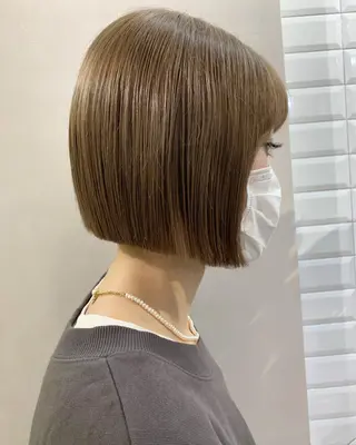 ショート カラー hubhair レイヤー/透明感のヘアスタイル