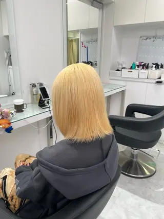 ミディアム カラー ヘアアレンジ ウルフカット×ハイ トーン職人🤍ゆうひのヘアスタイル