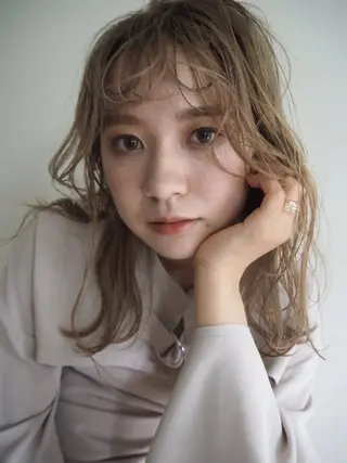 セミロング 💛🤍U too e’s /店長🧸のヘアスタイル