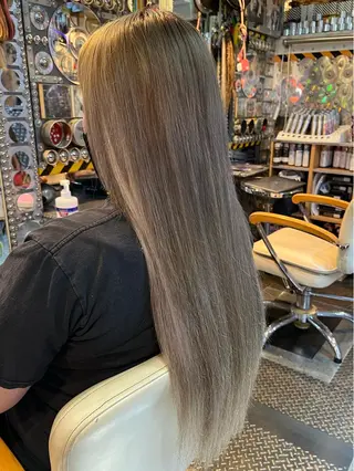 ロング カラー KOYA ｺﾔのヘアスタイル