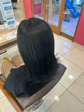 カラー 有村 実佑のヘアスタイル