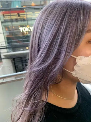 セミロング ミルクティーベージュ ブリーチ 店長 清水のヘアスタイル