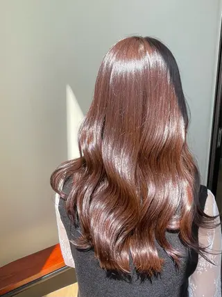 セミロング カラー 髪質改善 ハイトーン 透明感 川﨑 翼のヘアスタイル