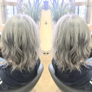 セミロング カラー ハイトーン/ブリーチ ルミエール/新栄/栄のヘアスタイル