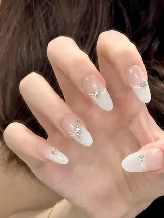 ネイル T. Leeのネイルデザイン