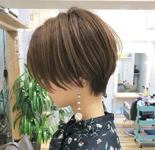 ショート 天神最安値エクステ カラーレイヤーカットのヘアスタイル