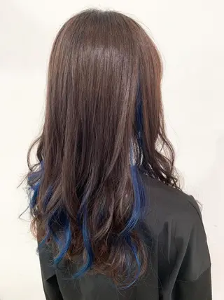 ロング カラー 乳井 悠香のヘアスタイル