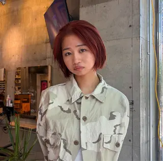 カラー sara ブリーチカラーのヘアスタイル