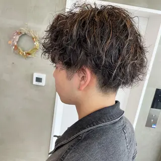 カラー メンズ yoshi （髙橋）のヘアスタイル