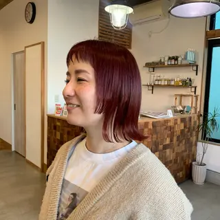 カラー コウノス マサコのヘアスタイル