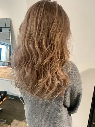 ミディアム カラー ✨艶ブリーチカラー ✨四ノ宮裕己のヘアスタイル