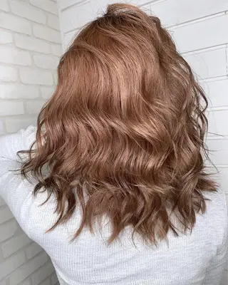 ミディアム 穐田 司樹のヘアスタイル