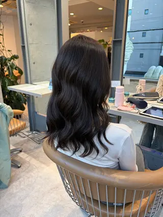 セミロング カラー うしだ かおるのヘアスタイル