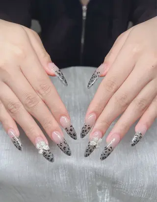 ネイル Lee Nails チップ長さだし専門店のネイルデザイン