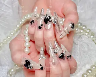 ネイル 🦋 Queenieのネイルデザイン