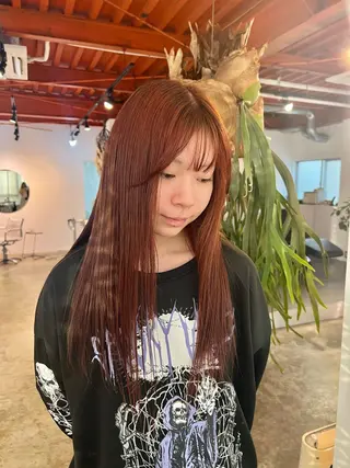 カラー 安谷 彩香のヘアスタイル