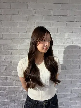 ロング 彩菜/透明感艶カラー /赤み消しカラーのヘアスタイル