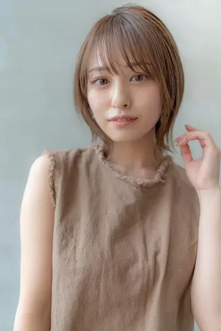 ミディアム Lisa 海外風スパイラルのヘアスタイル
