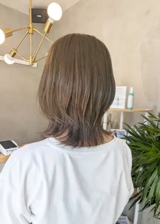 ミディアム 川崎 智加のヘアスタイル
