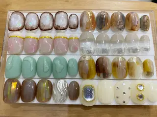 ネイル 板垣 綾乃のネイルデザイン