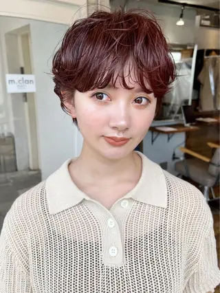 ショート レイヤー・カット モデル・透明感カラーのヘアスタイル