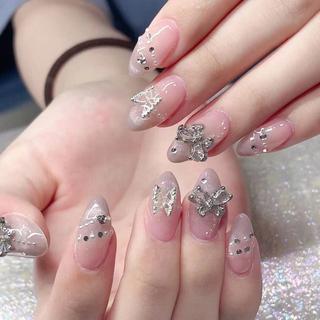 ネイル Queens テイのネイルデザイン