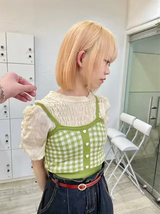 ミディアム インク 美容院のヘアスタイル