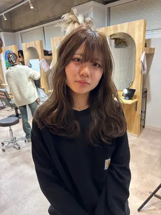 セミロング 透明感/エクステ Veluaのヘアスタイル