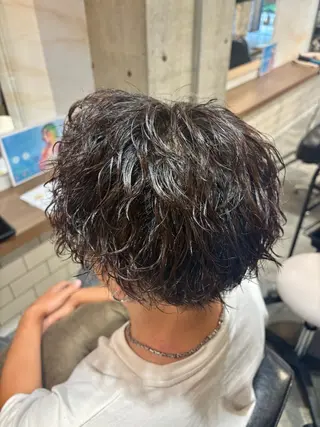 パーマ 三嶋 陽友のヘアスタイル
