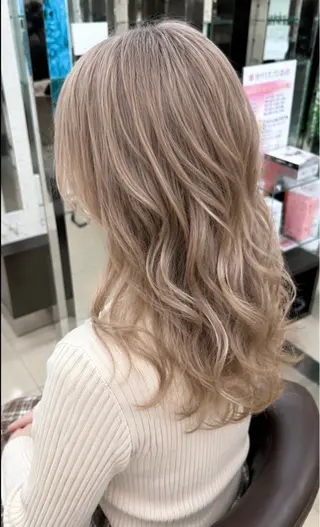 カラー 菅野谷 琉那のヘアスタイル