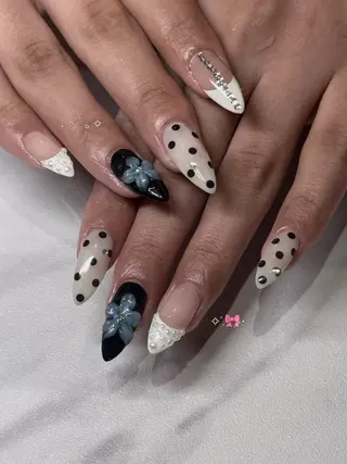 ネイル mikoto 🎀 艶々美フォルムのネイルデザイン