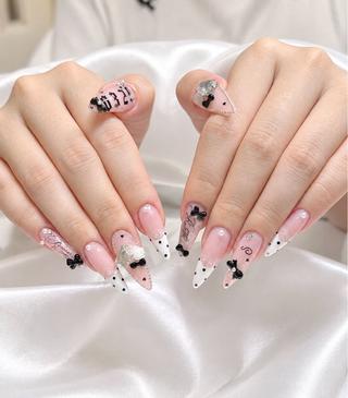 ネイル グエン チャンのネイルデザイン