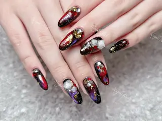 ネイル 🦋 Queenieのネイルデザイン