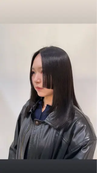 セミロング 髪質改善×艶カラー 🌼Haru🌼のヘアスタイル