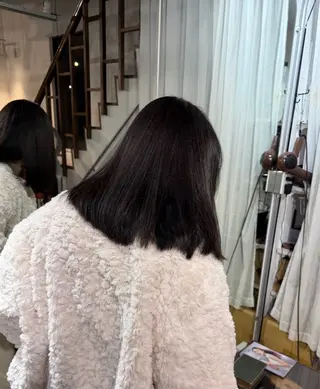 カラー くま‪‪🤍透明感 🎀ナチュラルカラーのヘアスタイル