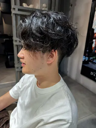 ミディアム パーマ メンズ 似合う髪型見つけます AYAKAのヘアスタイル