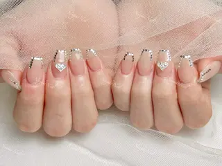 ネイル 🦋 Queenieのネイルデザイン