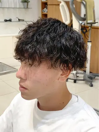 ショート パーマ メンズ 山本 章人のヘアスタイル
