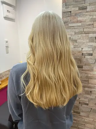 ロング カラー YUI/ ブリーチカラー🌷のヘアスタイル
