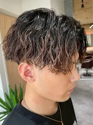 パーマ メンズ TAKUYA【波巻き ツイスパ募集中】のヘアスタイル