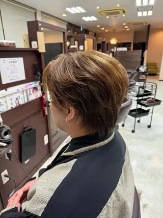 ショート 三浦 聖泉のヘアスタイル