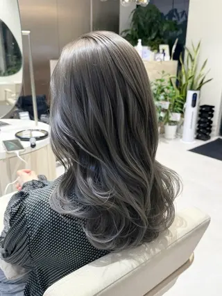 ロング カラー 透明感カラー🌿 グレージュ🐺陽介のヘアスタイル