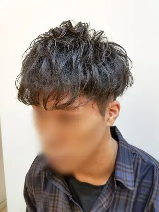 ショート メンズ パーマ ブリーチ、デザイン  カラー福士直矢のヘアスタイル