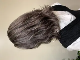 ミディアム カラー ハイトーン得意😍 Lumiereのヘアスタイル