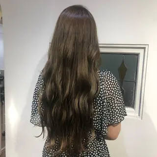 ロング カラー 横瀬 稀のヘアスタイル
