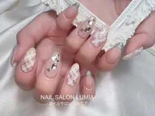 ネイル ネイルサロン ルミア Lumia 店長施術のネイルデザイン