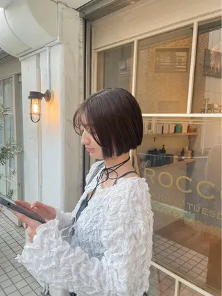 ショート カラー ROCCO アイナ/ レイヤー透明感カラーのヘアスタイル
