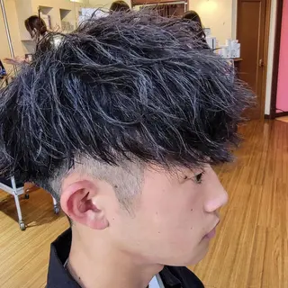 メンズ 特殊パーマ 片山恭兵のヘアスタイル