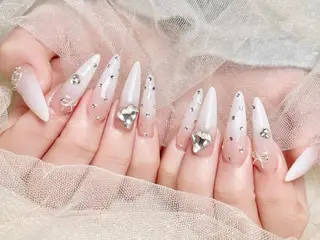 ネイル 🦋 Queenieのネイルデザイン